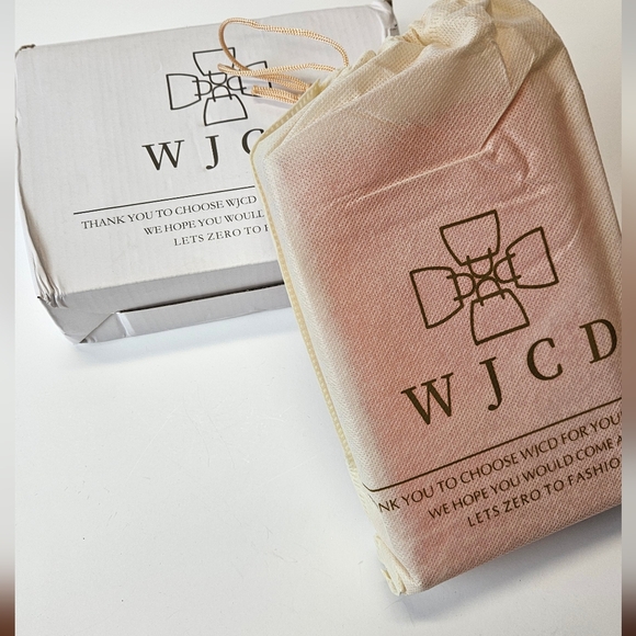 Red Acrylic Clear Clutch - Picture 10 of 12